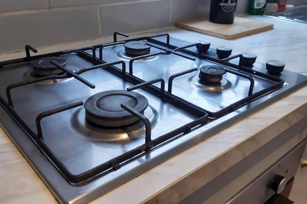 Free Parking Spacious Home Кардиф Екстериор снимка